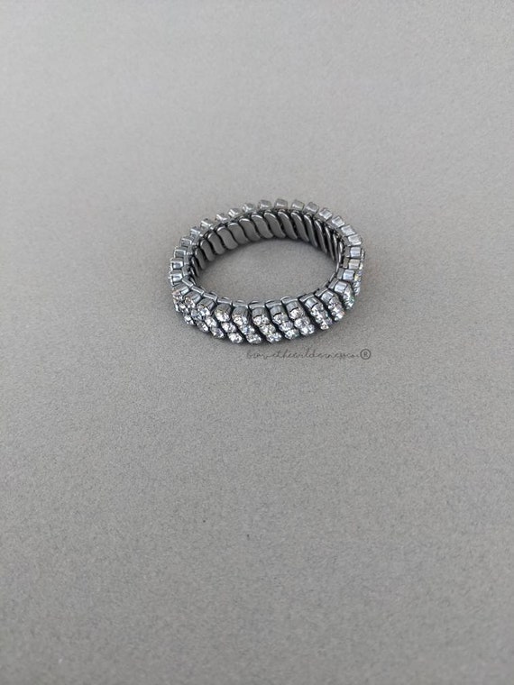 Silver Rhinestone - Expandable Sweetheart Bracelet