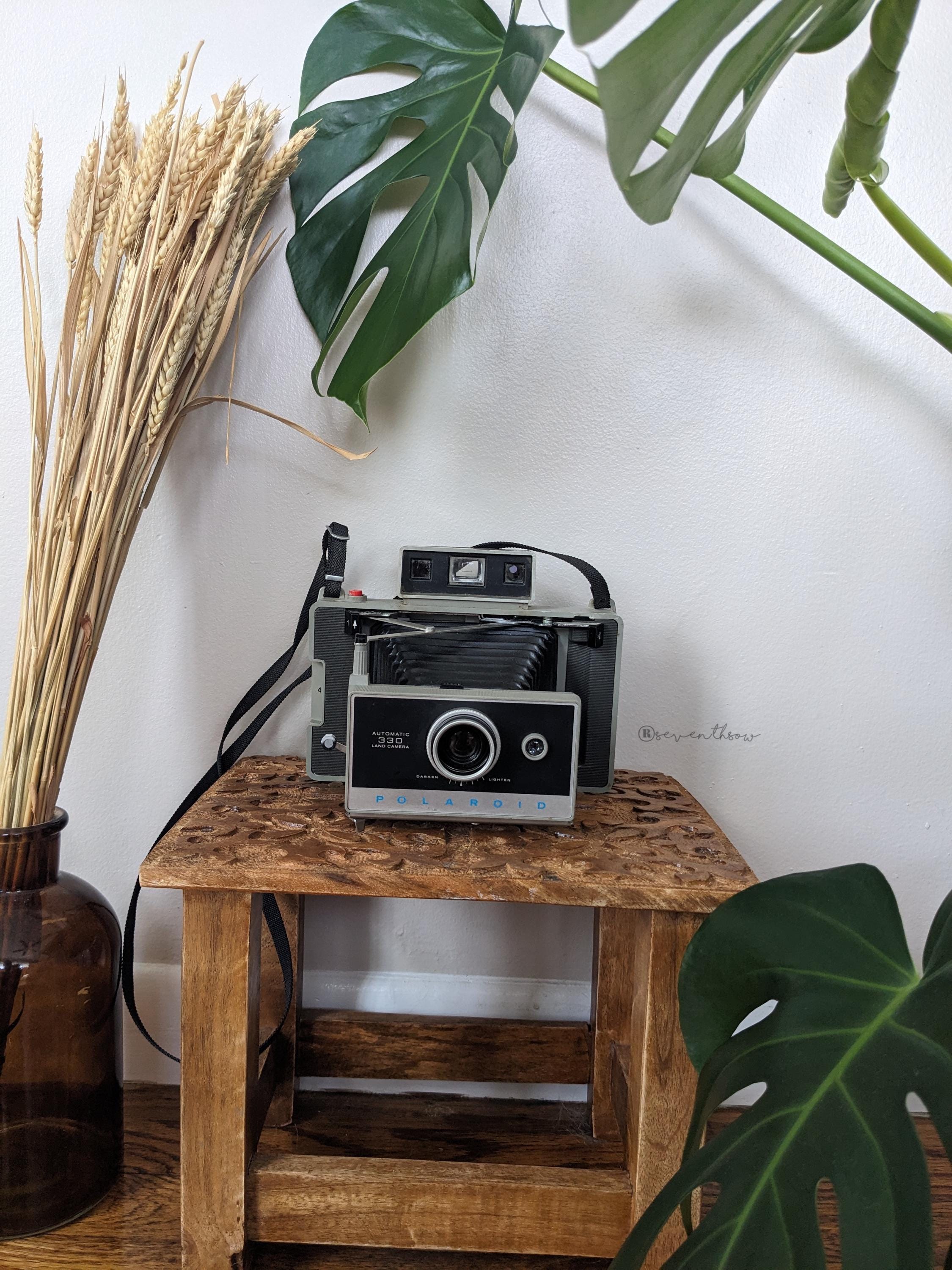 Automatic 330- Vintage Polaroid Land Camera