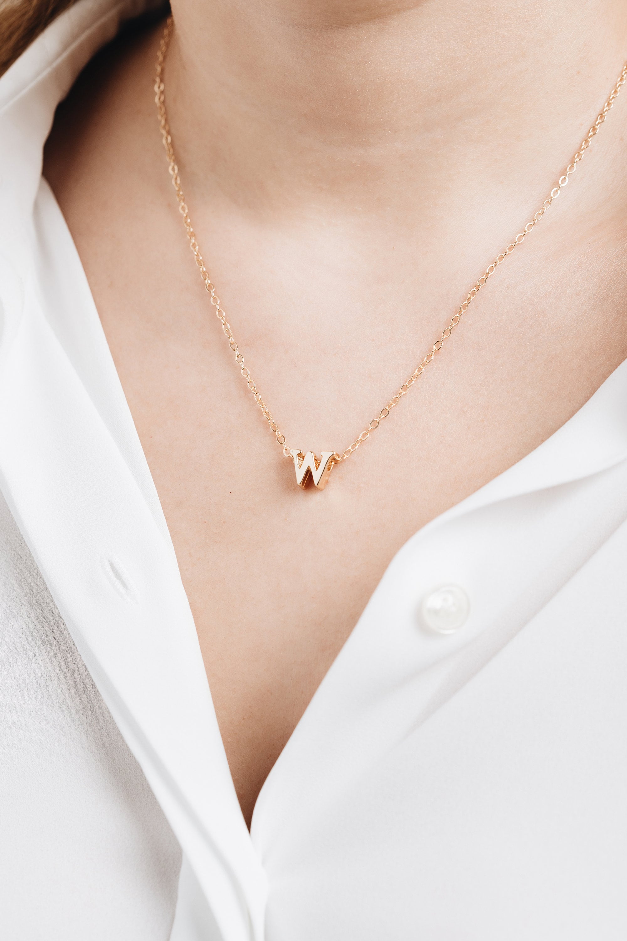 Collana a disco personalizzata, Collana iniziale, Etichetta con lettera