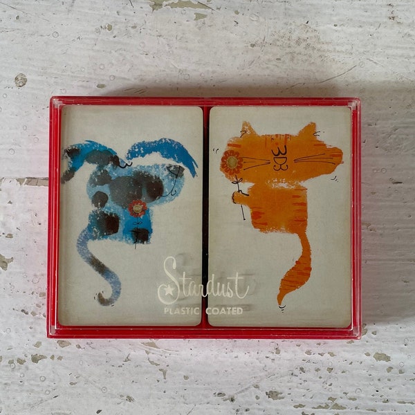 Stardust dog and cat playing cards in plastic case