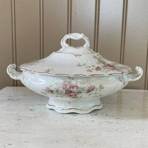 John Maddock & Sons Victorian covered serving bowl Royal Vitreous England