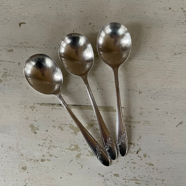 Oneida Tudor Plate Community silver plate Queen Bess II soup spoons Set of 3