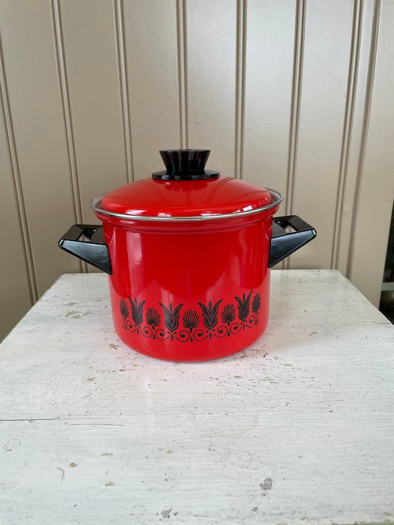 Red and Black Small Enamelware Metal Stock Pot Soup Pot With Lid 