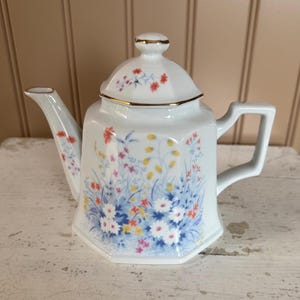 Floral gold trimmed teapot Octagonal teapot