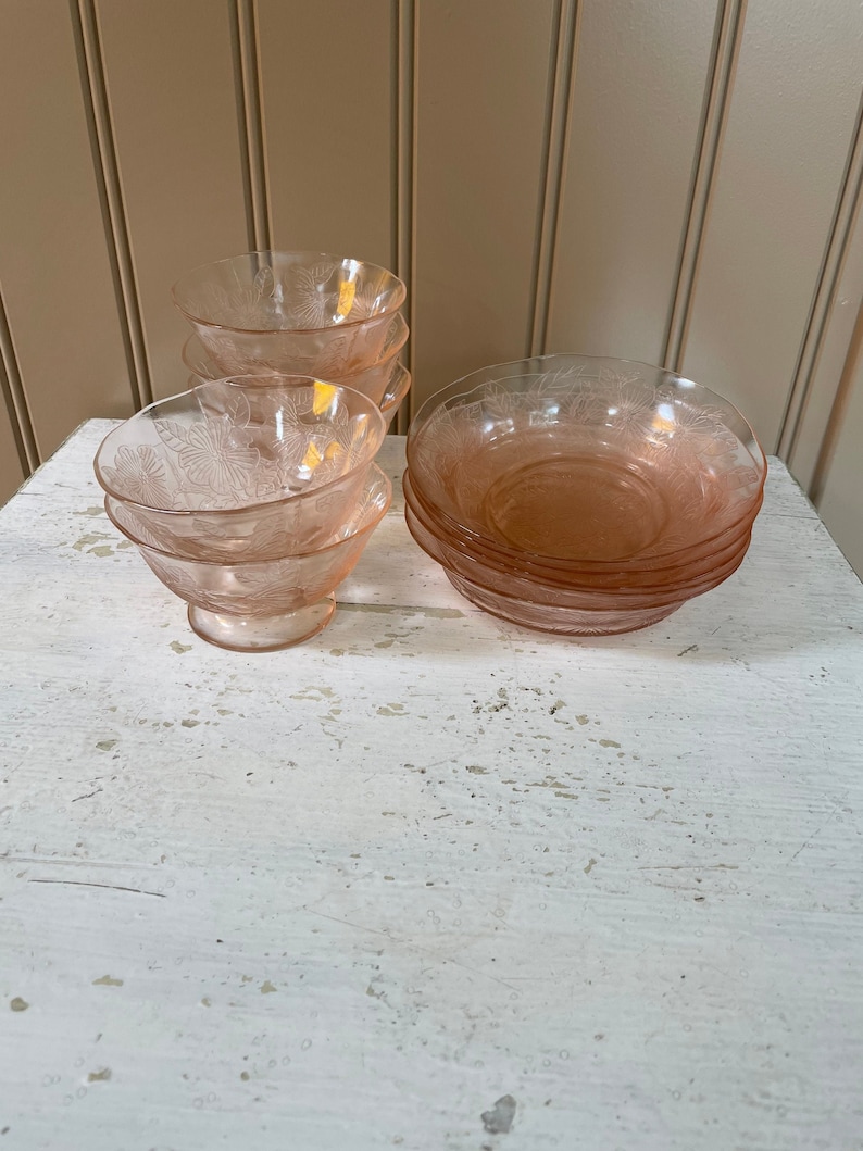 Macbeth-Evans Dogwood pink small bowls and footed sherbet bowls Set of 5 bild 1