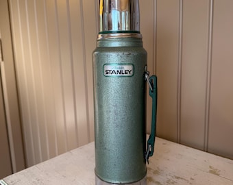 Stanley quart thermos Aladdin Stanley vacuum bottle 1991 Nashville, TN USA