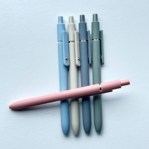 5pcs Kawaii Black Gel Pens | 0.5mm Aesthetic Pens for Journaling & Planners | Cute Nature Themed Stationery | School Office Supplies