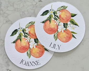 Tarjetas de lugar con nombre naranjas en círculo para bodas, despedidas de soltera, baby showers, fiestas de cumpleaños. Ella encontró a su media naranja.