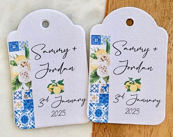 Etiquetas para boda con azulejos de color limón y azul mediterráneo
