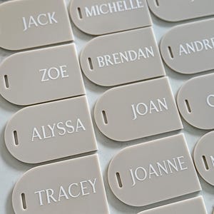 de visite pour bagages | Acrylique + Laser | Invités personnalisés et individuels | Marque-places, Disposition des sièges | Mariage, anniversaire, mariée