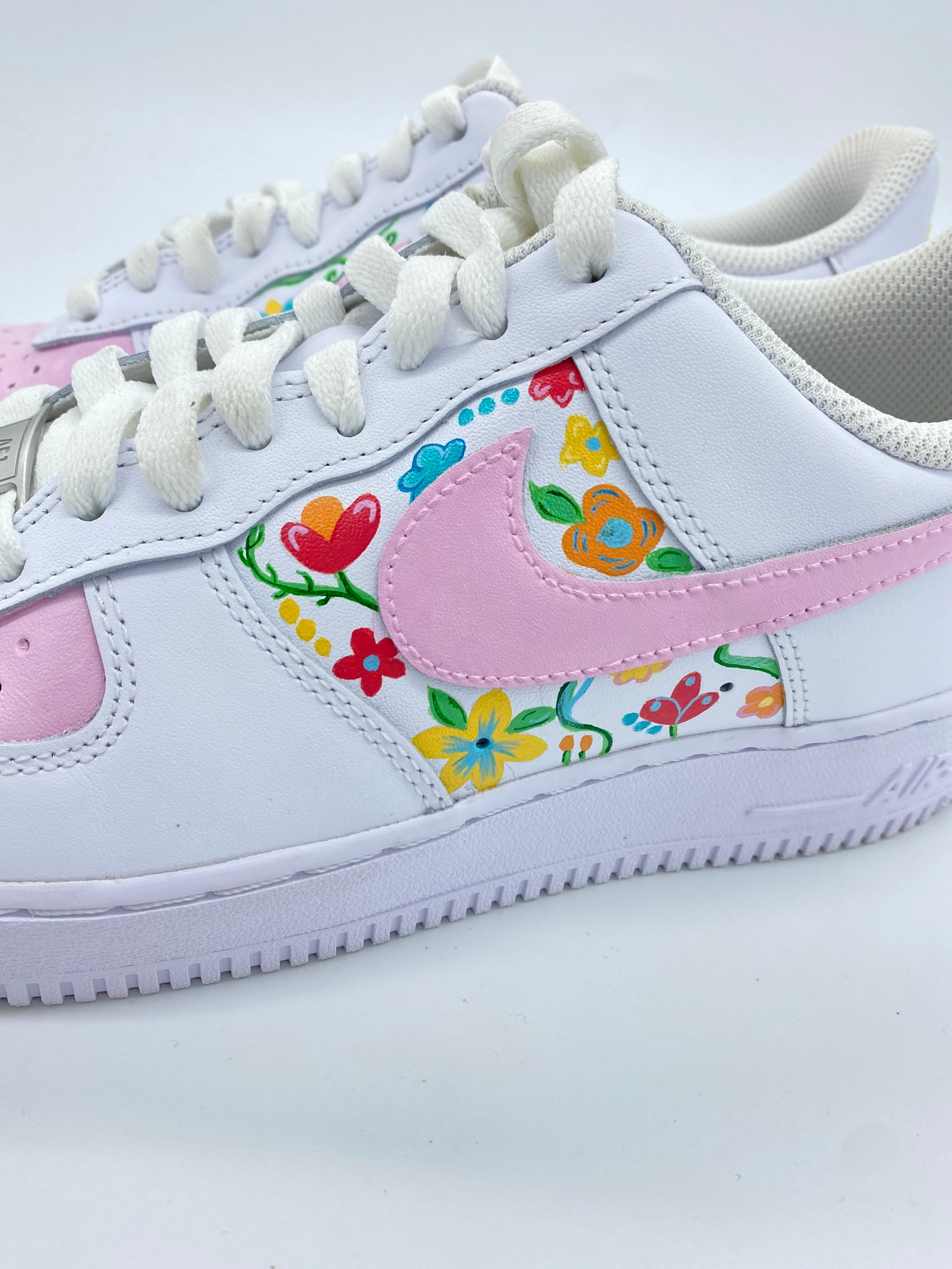 fe Impermeable Desviación Custom Hand-painted Flower Nike Air Force 1s - Etsy