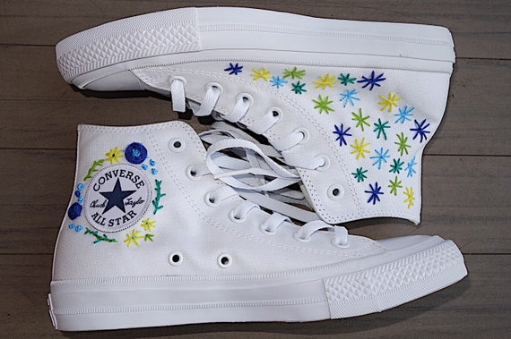 converse broderie fleur