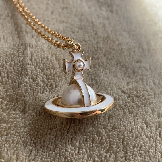 Vivienne Westwood Saturn Necklace -  Finland