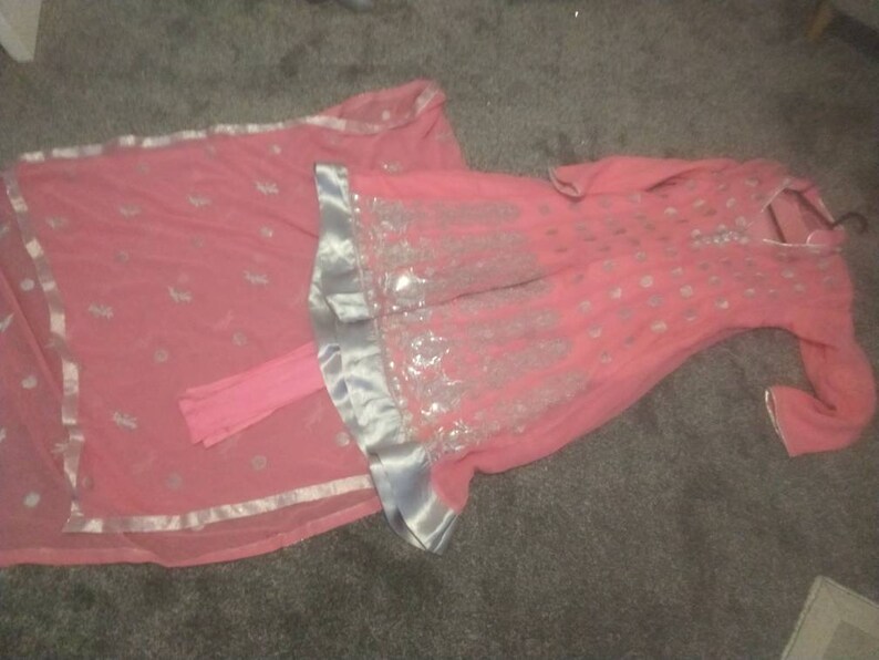 scarf and trousers Asian outfit Indian dress
