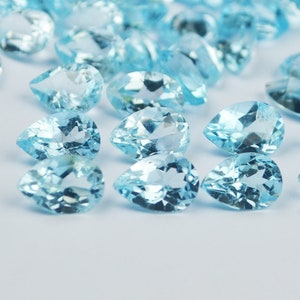 Faceted Sky Blue Topaz Gemstone: 7x10mm Pear Shape, 2.3 Cts