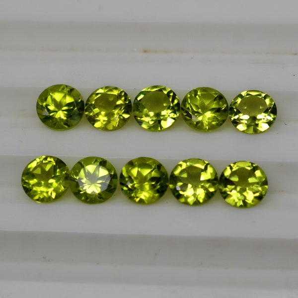 Peridoto 2 mm 3 mm 4 mm 5 mm 6 mm 7 mm Piedra de corte facetado redondo calibrado Piedra de nacimiento de peridoto verde natural Piedra preciosa suelta para la fabricación de joyas