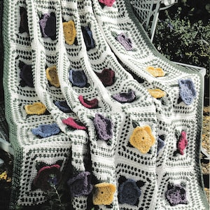 Vintage Crochet Daisy Granny Square Afghan