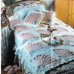 Vintage Crochet Fan Coverlet and Pillow Set