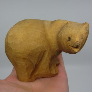 Vintage schwedische Holz handgeschnitzt Braun Bär Figur Rustikaler Stil Ornament Nordische Natur inspiriert skandinavische traditionelle Handwerk Schweden