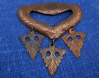 Vintage Swedish large hand crafted copper brooch w/ leaf pendants & two arrows Hammered decor Folk costume style Nordic gift Dalarna Sweden
