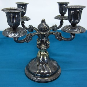 Candelabro de cuatro brazos bañado en plata danés vintage / candelabro de estilo rococó Decoración en espiral Diseño escandinavo Centro de mesa Dinamarca