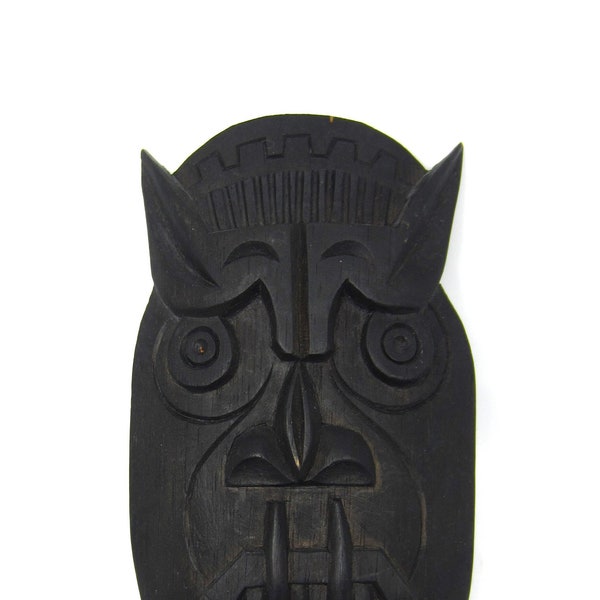 masque en bois sculpté à la main vintage de l'Équateur Démon avec des crocs ? Décoration murale exotique Sculpture sur bois de style ethnique Décor de grotte d'homme Visage cornu