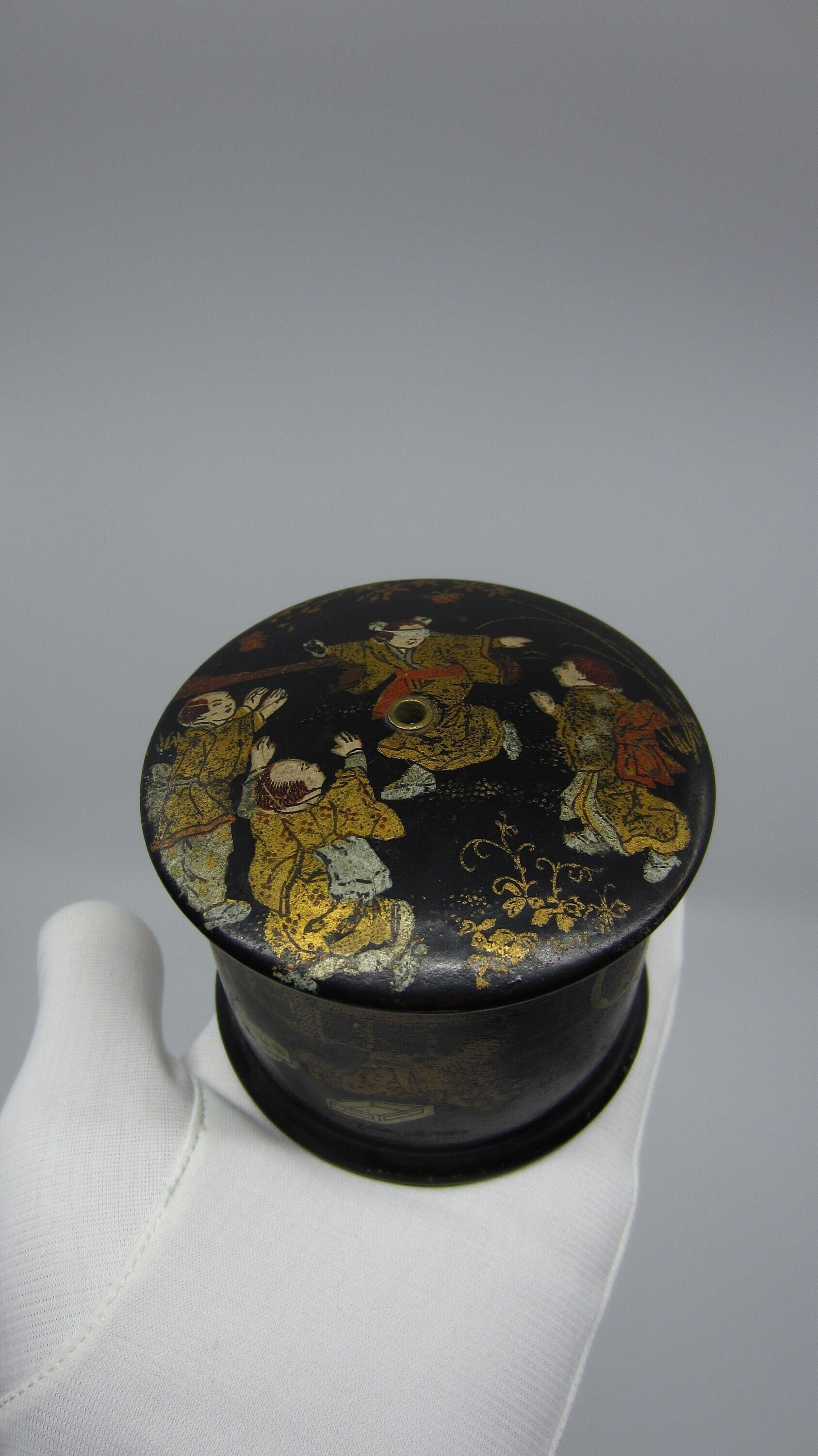 Antique Oriental Style Black & Gold Lacquered Thread Dispenser