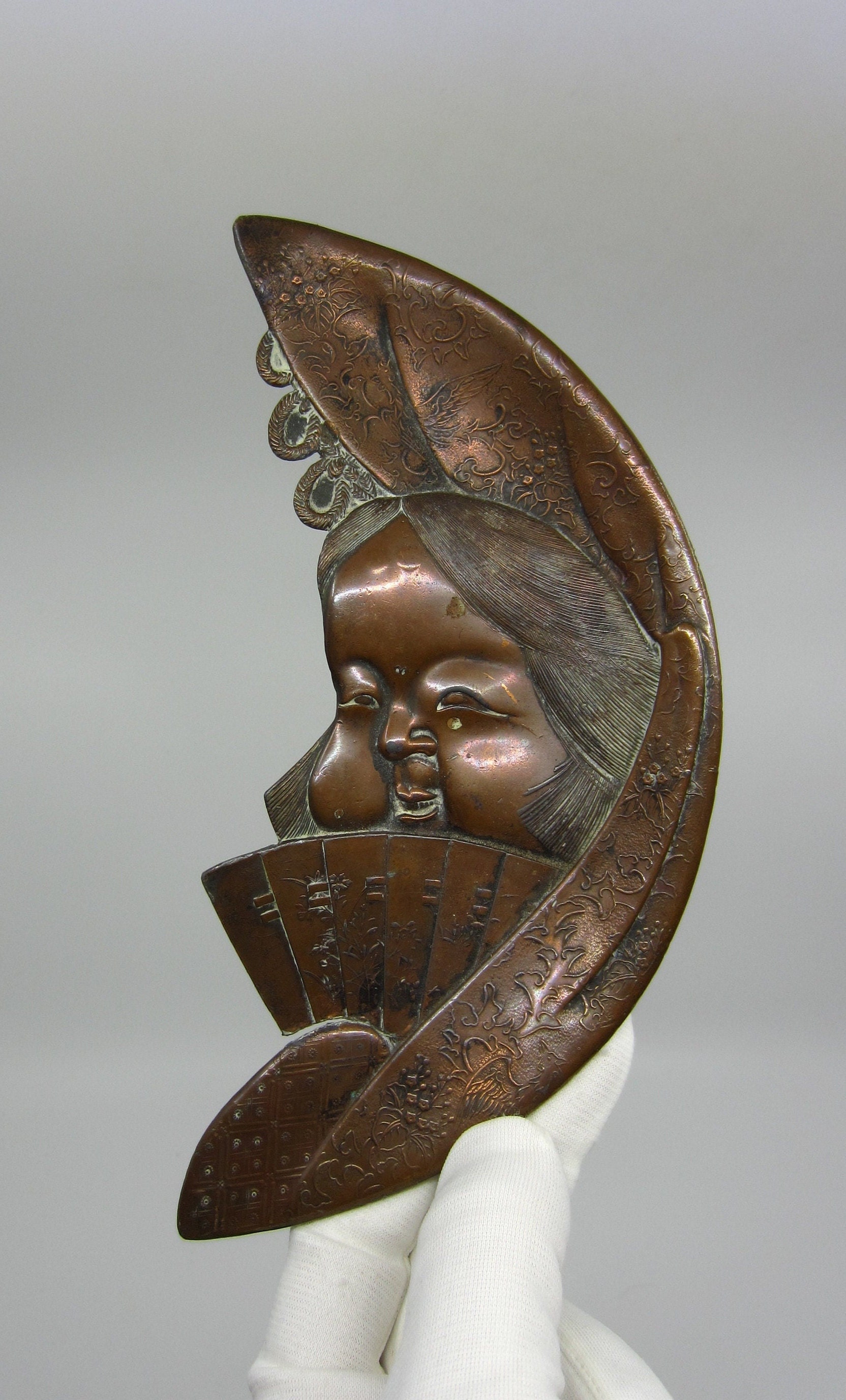 能面 金属製 笑顔 花模様 能面 金属製 笑顔 花模様