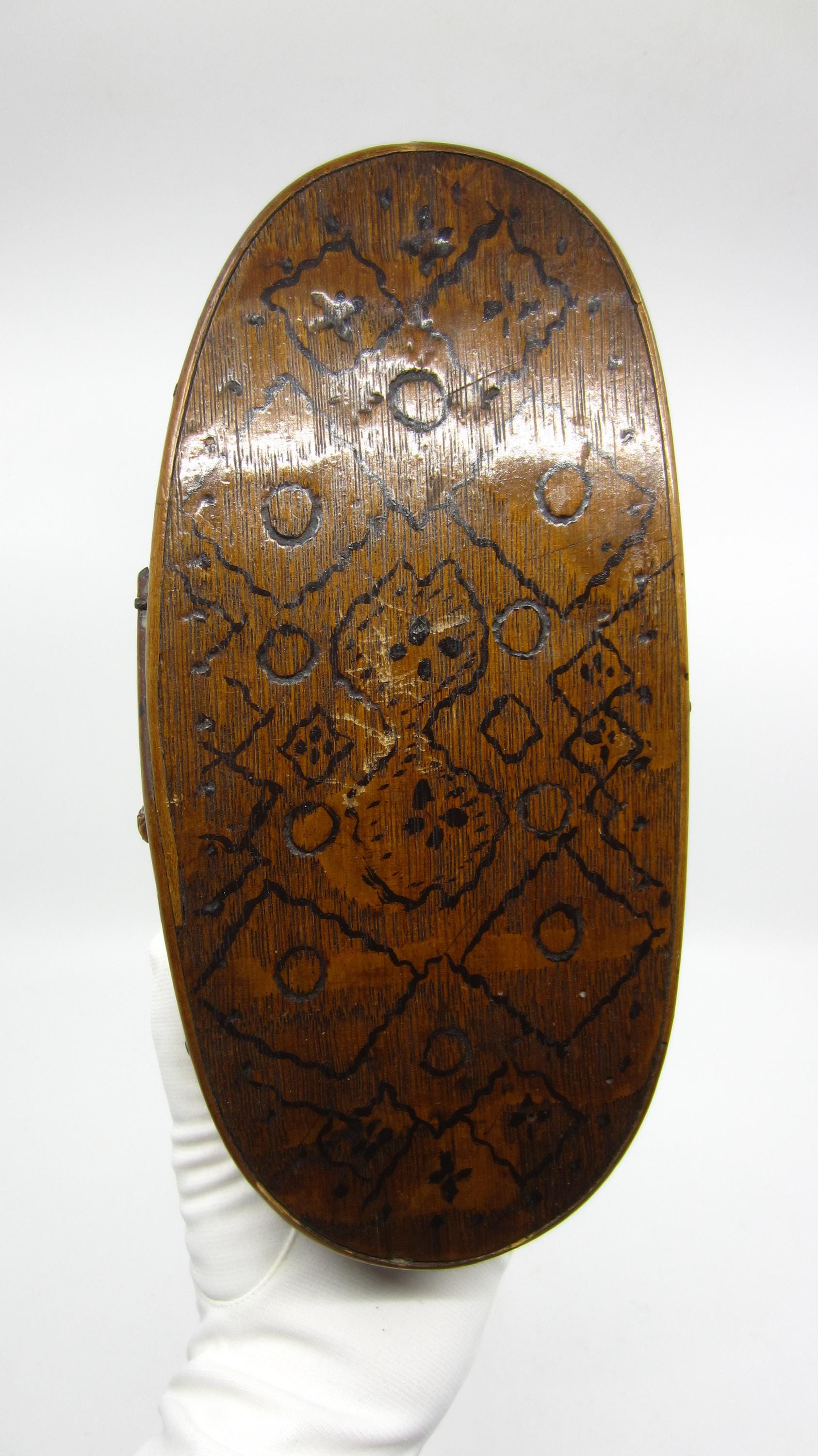 Boîte En Bois Sculpté Vintage - Art Populaire Scandinave, Suède Ou Danemark