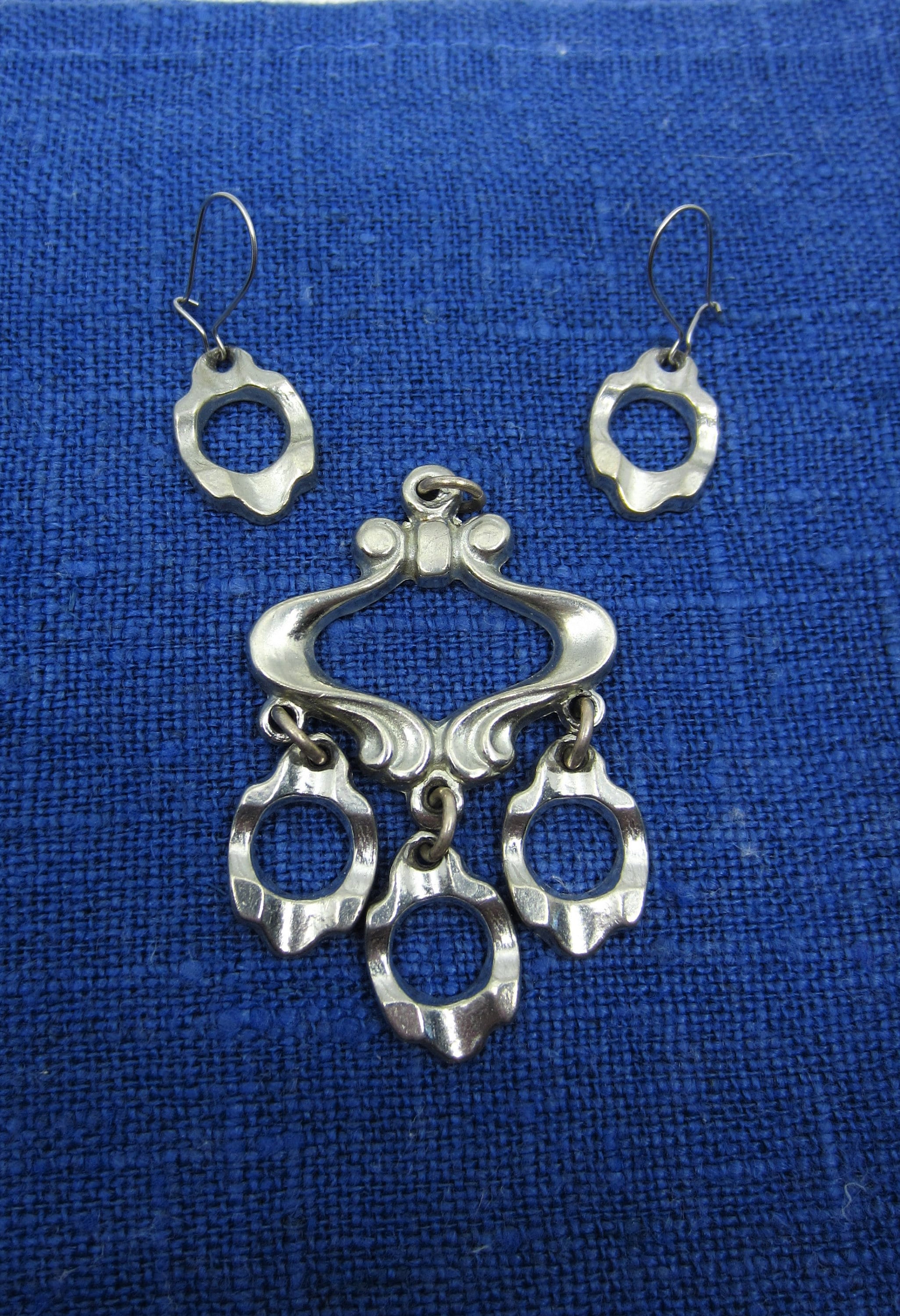 Vintage Swedish Arvika pewter jewelry set: a pendant and earrings Designer Stig Schützer Nordic mid century design Modernist style Sweden