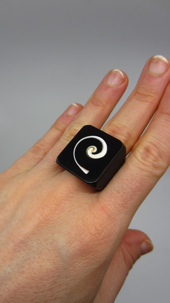 Vintage chunky black plastic ring with Shiva eye … - image 2