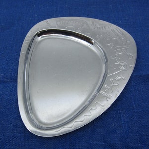 Vintage Swedish Nils Johan metal tray Petroglyph decor 1960s 1970s Scandinavian design Nordic style vide poche Nickel Chrome Made in Sweden