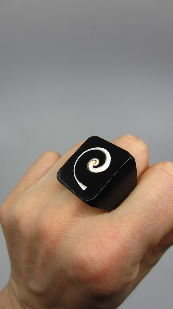 Vintage chunky black plastic ring with Shiva eye … - image 6
