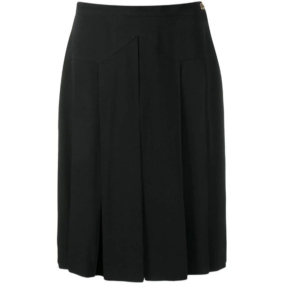Chanel 90s black pleated skirt