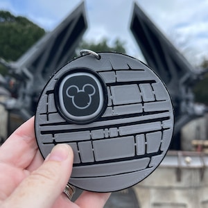 MagicBand Puck holder- Evil ship