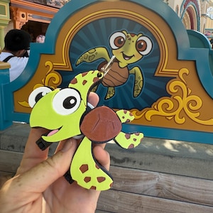 MagicBand Puck holder- Young Turtle