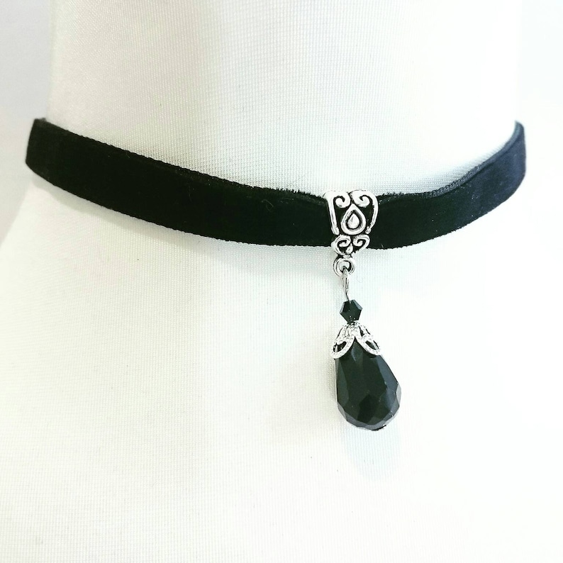 Double sided Velvet Ribbon Choker Crystal Glass Drop Faceted Red Black Blue or Green Goth Gothic Necklace Vampire Princess