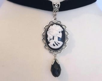 Black Velvet Choker Dead Girl Skull Cameo Vampire Gothic with Glass Crystal Drop Jewellery