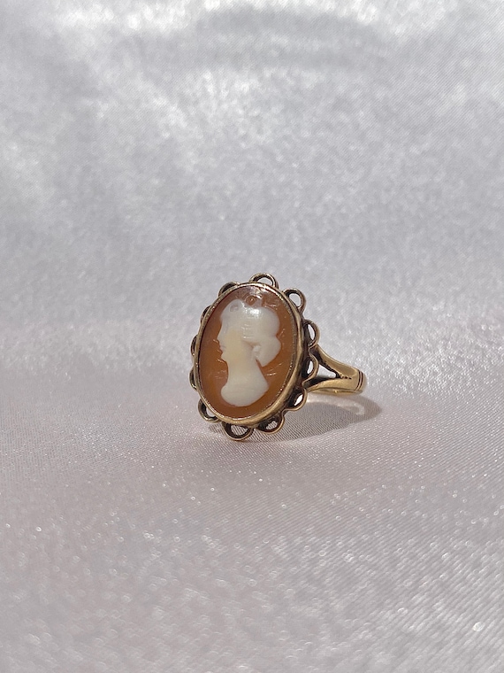 Vintage 9k Victorian Revival Natural Cameo Ring - image 2