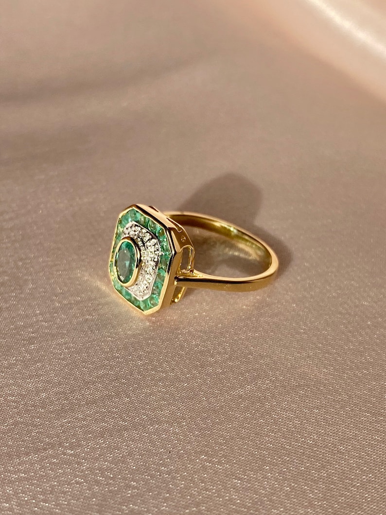 Emerald Diamond Deco Target Ring image 3