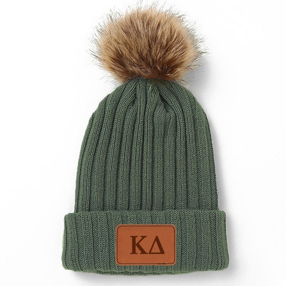 carhartt cable knit pom hat