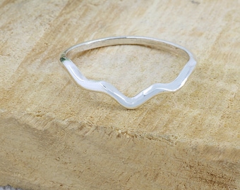 Minimalist Sterling Silver Wave Ring for her: Handmade Stackable Knuckle Ring