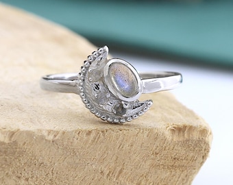 Labradorite Crescent Moon Ring, Sterling Silver Celestial Ring, Dainty Lunar Jewelry Gift for Women