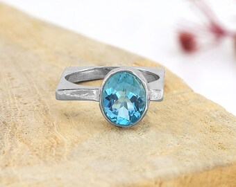 Natural Swiss Blue Topaz Ring, Square Band Ring, 925 Sterling Silver Handmade Vintage Jewelry, Geometric deisgn Band, Gift for Wife