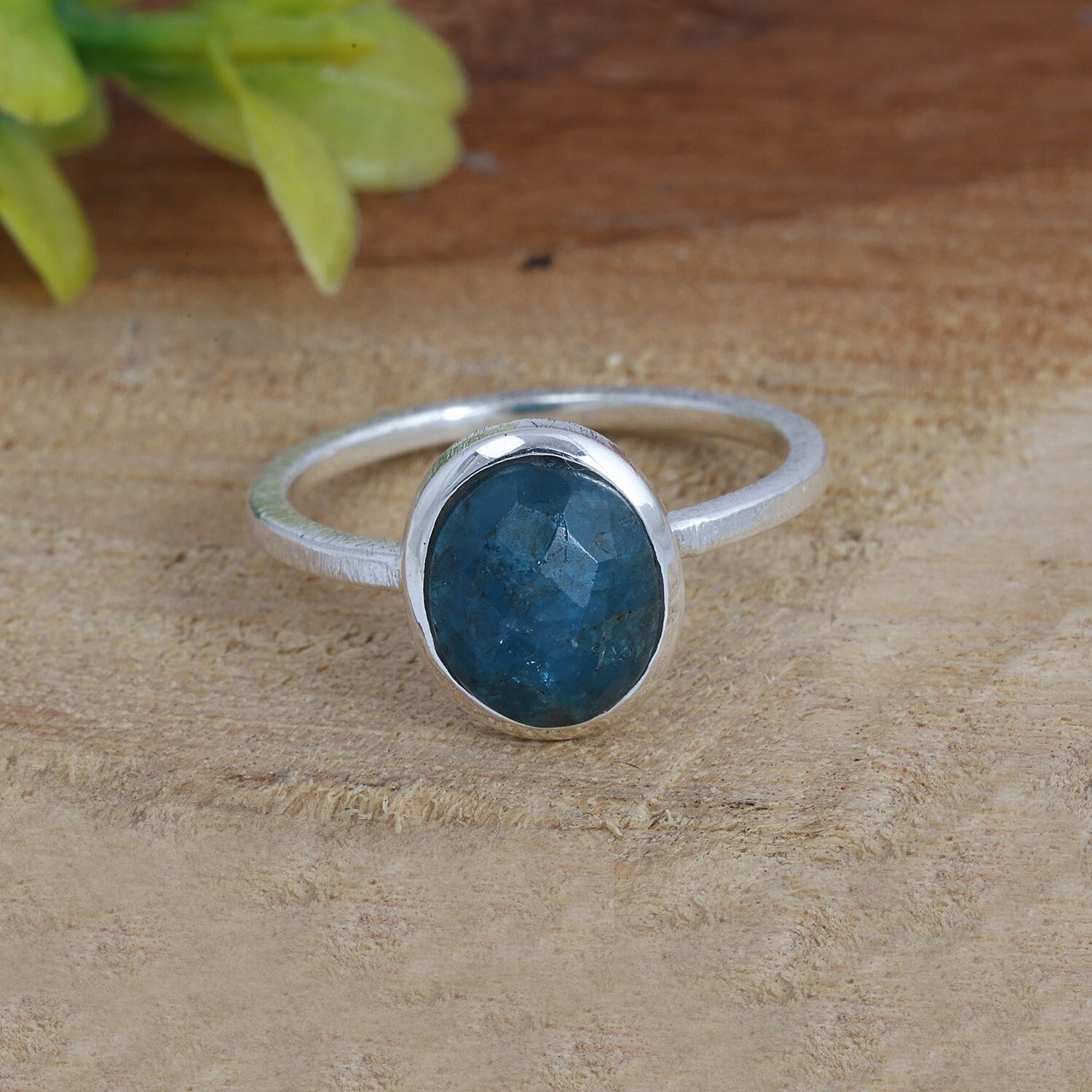 Blue apatite ring deals