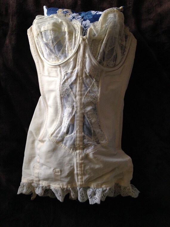 Corde de Parie Open Bottom French Lace Girdle Cors