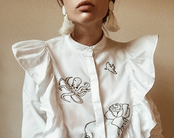 Hand embroidered white cowboy shirt with ruffles