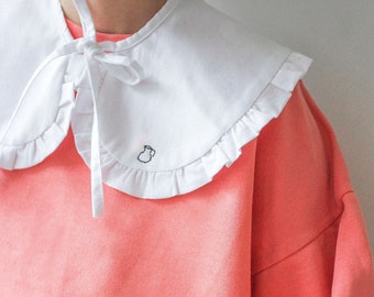 Hand embroidered cotton collar