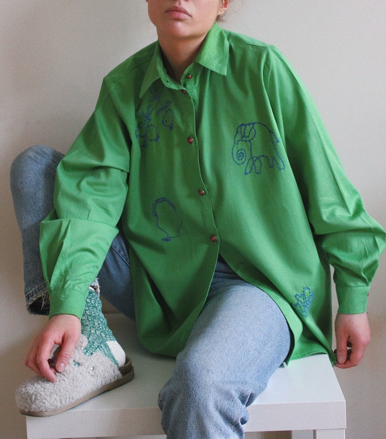 Hand embroidered Moroccan green shirt image 4