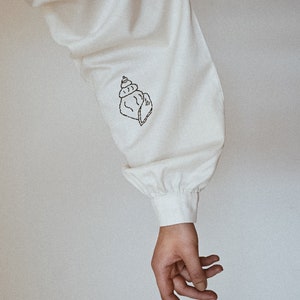 Hand embroidered beige blouse with puff sleeves image 3